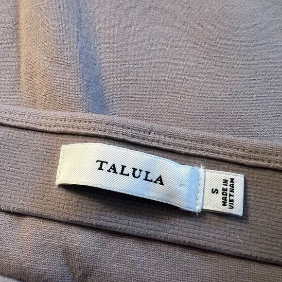 Aritzia Talula sand/ light biege mini skirt. Size small - Picture 2 of 6